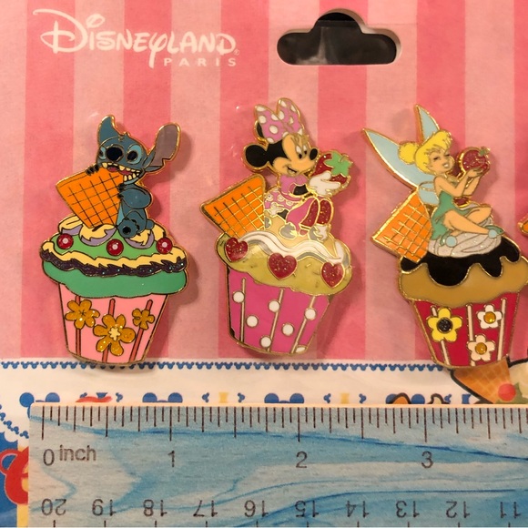 New Disney Parks Cupcake pins Booster set - Picture 5 of 8